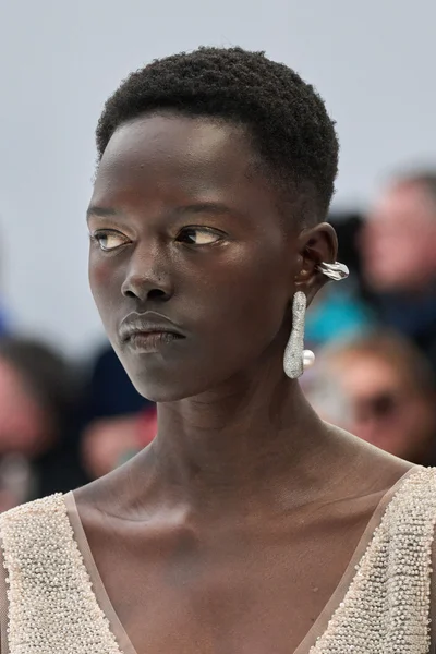 Look 8